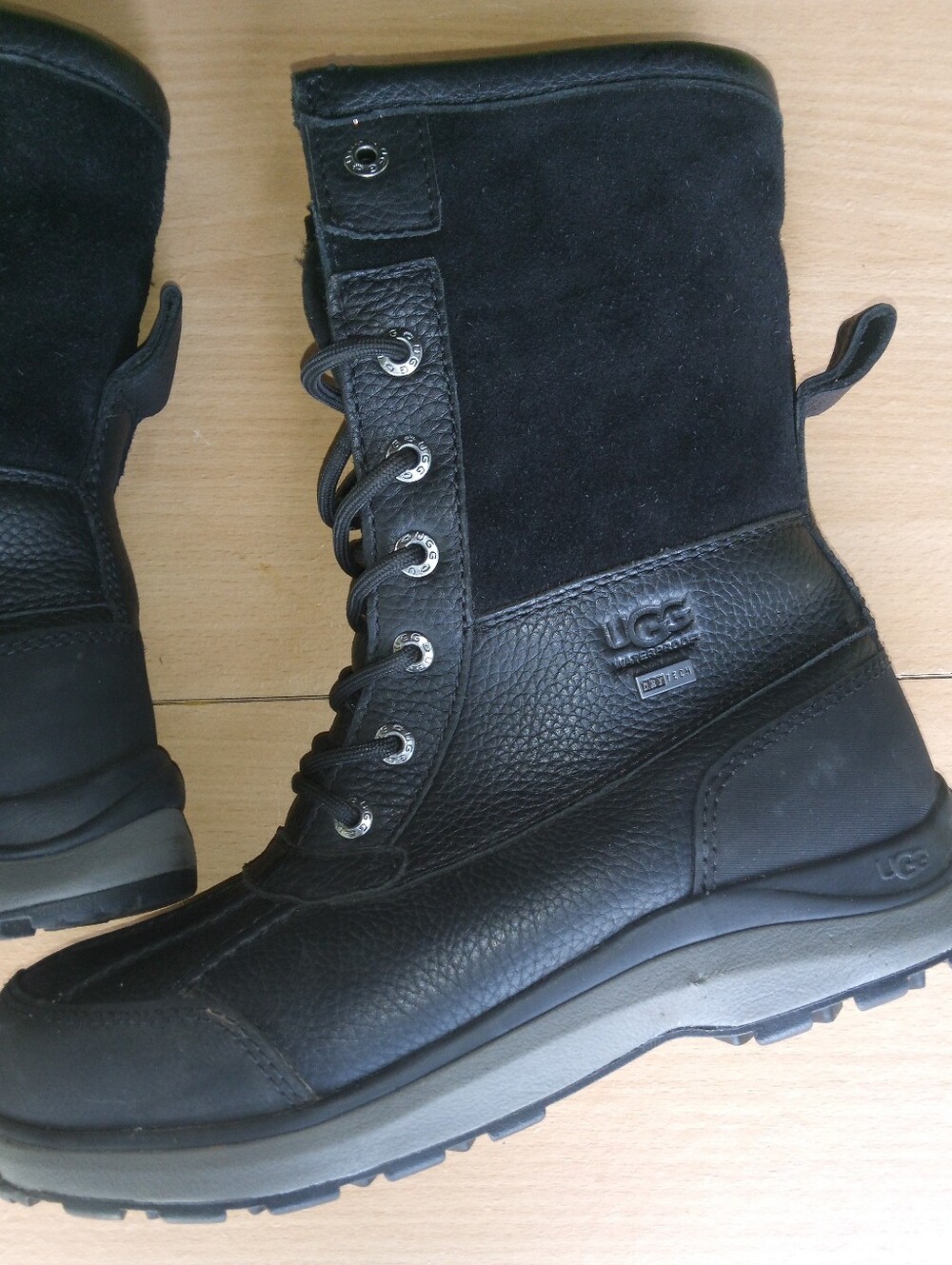UGG Women's Black Lace-Up Leather-Suede Winter Boot